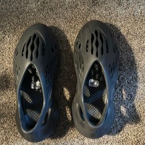 Selling Yeezy foam runners